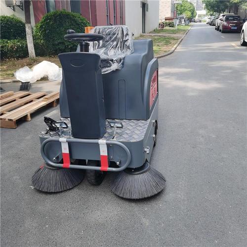 家具倉儲廠庫電動駕駛式掃地車 木屑鐵屑全自動掃地車-產(chǎn)品供應(yīng)-武漢